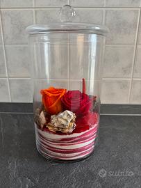 Composizione decorazione di fiori in vaso