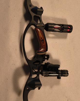 arco Hoyt Tiburon 40 libbre mirino laser