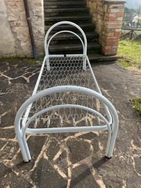 Letto singolo in ferro