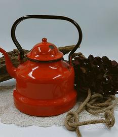 Bollitore vintage smaltato rosso acceso
