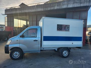 Furgone coibentato martin motors