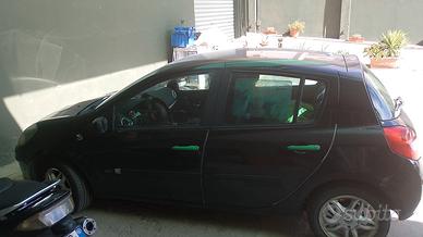 Clio 1.5 dci del 2006 -Funziona ma Da Riparare