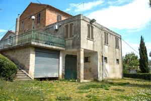 SOLUZIONE SINGOLA con TERRENO CIRCOSTANTE