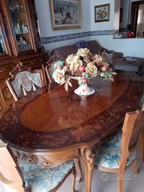 sala da pranzo in legno di Cantù con tavolo intars