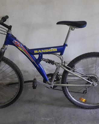 bicicletta mountain bike