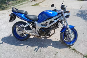 Suzuki SV 650 moto leggera ed affidabile