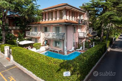 Bilocale a 150mt dal mare Riccione e con piscina