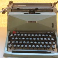 Macchina da scrivere OLIVETTI 82 DIASPRON