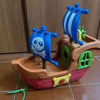 Barca giocattolo con suono