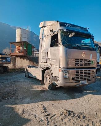 Trattore VOLVO TRUCK FH16
