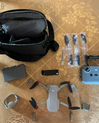 DJI mini 2 Fly More Combo (senza scatola esterna)