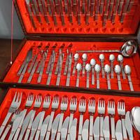 Servizio posate in acciaio lucido 75 pezzi 