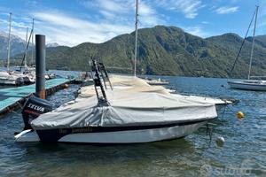 Barca 5 metri motore