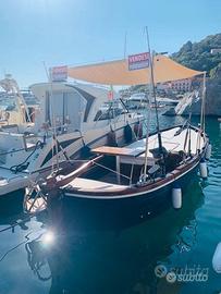 Gozzo in legno Cantiere Basile