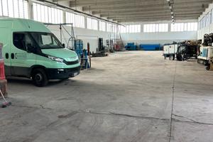 Capannone industriale (c.da tre fontane)