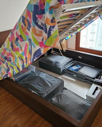 Letti, mobiletto tv e mobiletto bagno