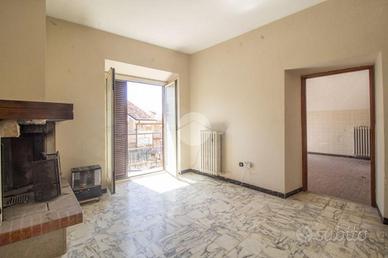 4 LOCALI A MARCELLINA