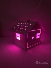 Casetta giocattolo con luci