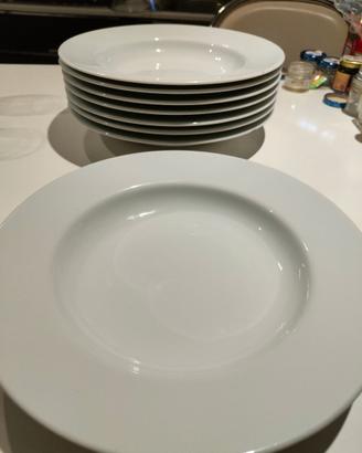 set 8 piatti fondi bianci semplici IKEA usati