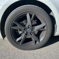 Cerchi in lega neri 17” + gomme