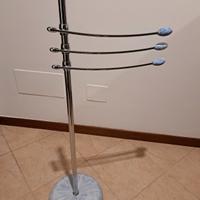 Piantana porta asciugamani