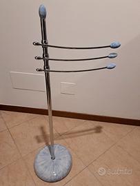 Piantana porta asciugamani