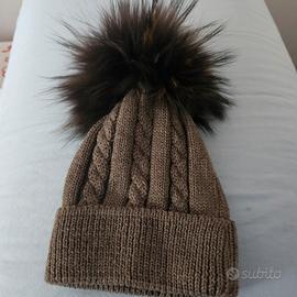 cappello lana con pon pon Gio Higuamy