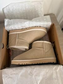 Ugg stivali UGG Classic Ultra Mini