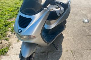 Peugeot scooter 125cc mod. Elyseo