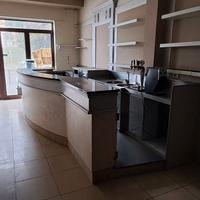 Bancone Bar completo curvo con retrobanco inox