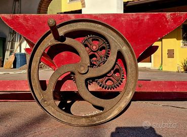 PIGIATRICE DIRASPATRICE D'EPOCA PER UVA IN LEGNO