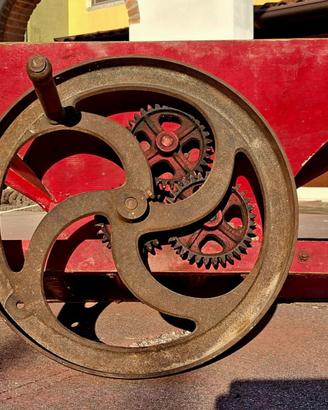 PIGIATRICE DIRASPATRICE D'EPOCA PER UVA IN LEGNO