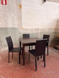 TAVOLO ALLUNGABILE CON SEDIE