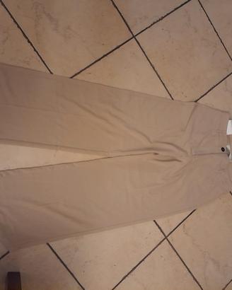 pantalone beige bershka