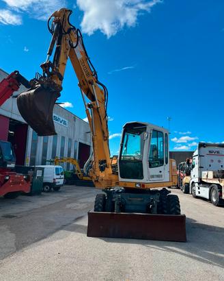 Escavatore gommato liebherr 308 triplice del 2000