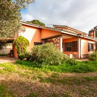 Casa indipendente con terreno di proprietà
