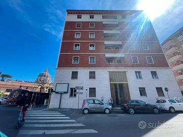 Ufficio a/10 - ad.te piazza san pietro