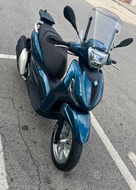 Piaggio Beverly 400 hpe 2023