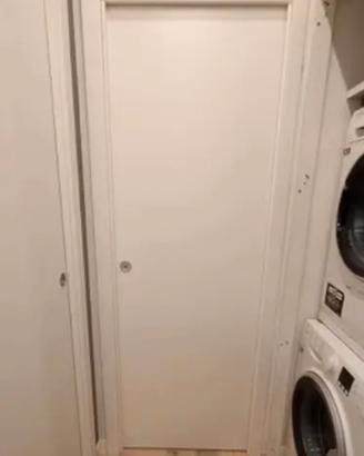Porta scorrevole bianca in buone condizioni 