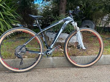 Mountain bike KTM CARBON