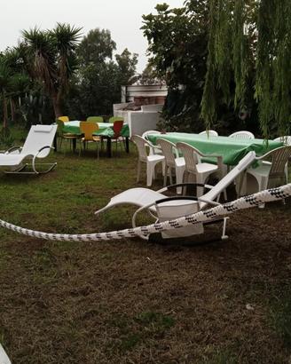 Giardino con piscina per feste private