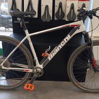 MTB in Carbonio Bianchi Nitron 29 Shimano XT 
