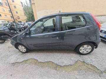 Auto fiat punto