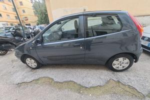 Auto fiat punto