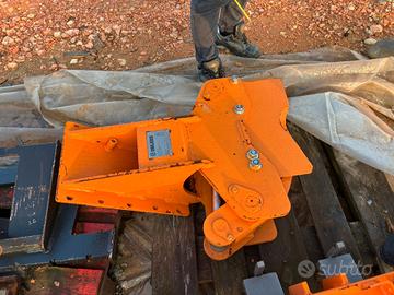 M167-PINZA TAGLIO LEGNO PER ESCAVATORE 25-45 Q