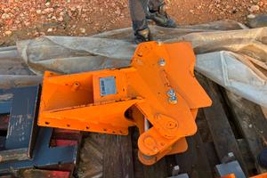 M167-PINZA TAGLIO LEGNO PER ESCAVATORE 25-45 Q