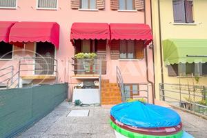 Villa a schiera a Caneva