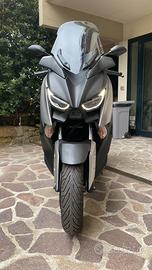 Yamaha XMAX 300