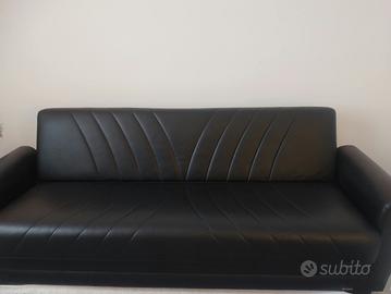 Divano letto in ecopelle nera