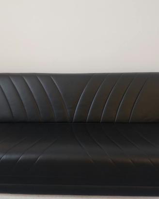 Divano letto in ecopelle nera